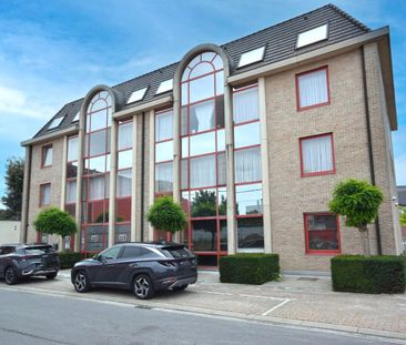 APPARTEMENT MET DRIE SLAAPKAMERS EN TERRAS NABIJ CENTRUM ROESELARE - Foto 2