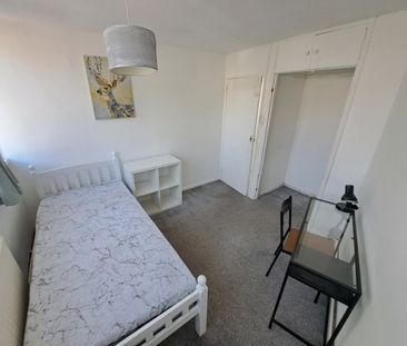 Room in a Shared House, Claylands Road, SW8 - Photo 1