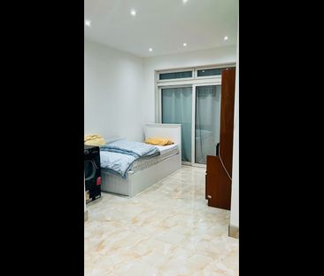 Room in a Shared House, Pinner Road, HA1 - Photo 6
