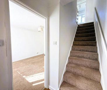 2 bedroom semi-detached house to rent - Photo 5