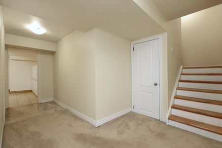 For Lease - 1021 Cedarglen Gate Unit# 16, Mississauga, Ontario - Photo 2