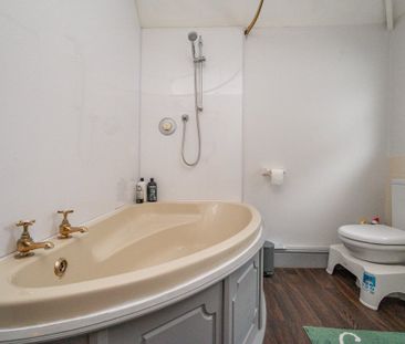 3 bedroom house - Photo 5