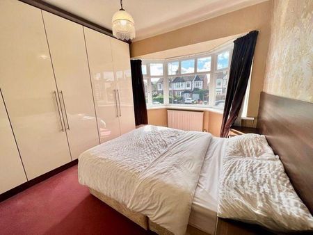 3 bedroom semi-detached house to rent - Photo 3