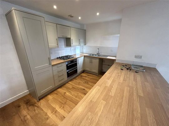 4 bedroom detached house to rent - Photo 1