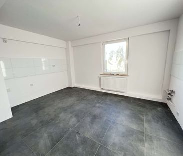 Helle, moderne 3-Zimmer-Etagenwohnung! 2022/23 komplett saniert! - Photo 4