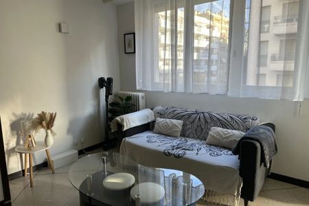 STUDIO MEUBLÉ AVEC BALCON – BAIL MOBILITÉ - Photo 4