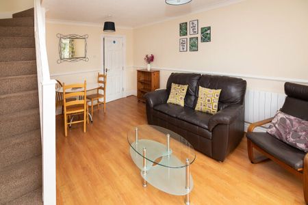 22 Nicholas Gardens - Photo 2