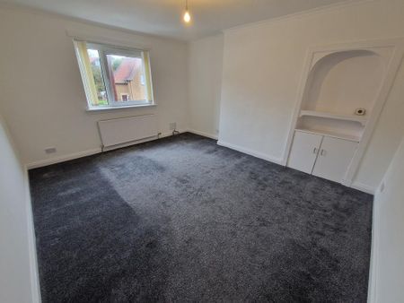 2 bedroom ground floor flat to rent - Photo 3