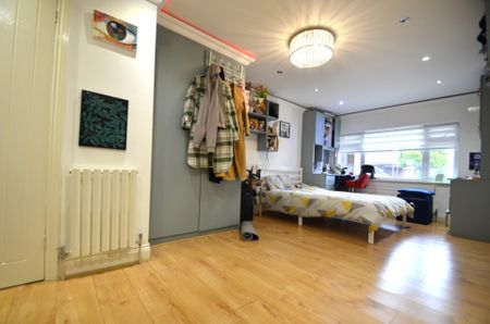 5 bedroom Semi-detached house to rent - Photo 4