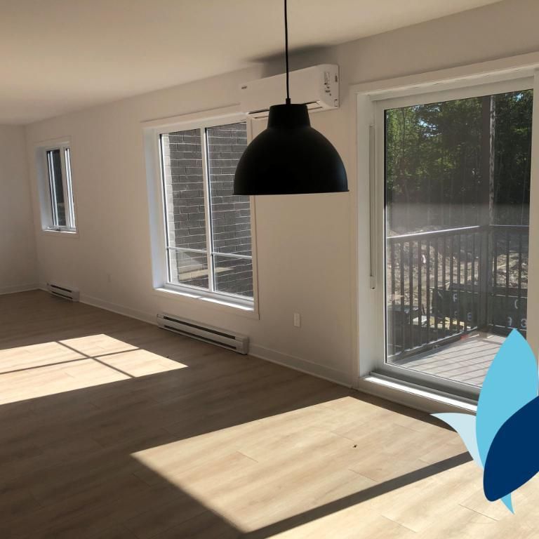 Logement 4 1/2 + bureau - Avril 2026 - Photo 1