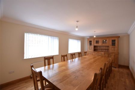 3 bedroom detached house to rent - Photo 2