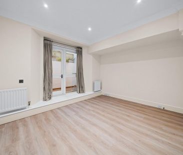 3 bedroom flat to rent - Photo 1