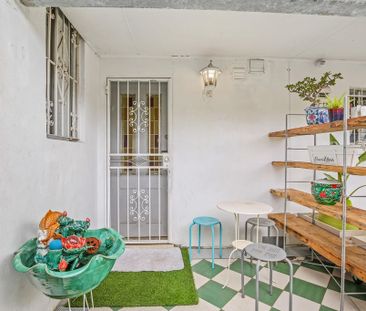 All Bills Included, Centrally Located, Private, Sun-Kissed , Oversi... - Photo 6