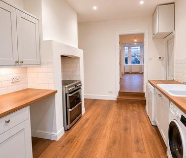 3 bedroom semi-detached house to rent - Photo 5
