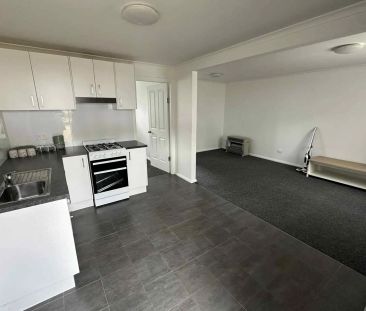 Renovated 1 Bedroom Granny Flat in a Quiet & Private Location - Photo 1