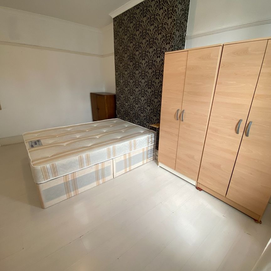 Room in a Shared House, Ivy Road, NW2 - Photo 1