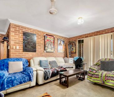 Perfect Family Home - Photo 2