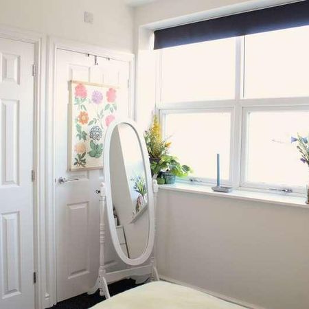 Cosy Bedroom Apartment, LN5 - Photo 4