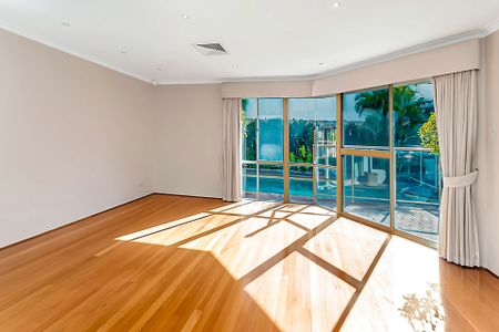 1A Keaney Place, City Beach. - Photo 5