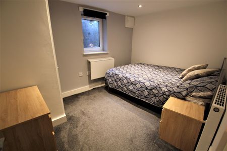 5 bedroom terraced house to rent - Photo 4