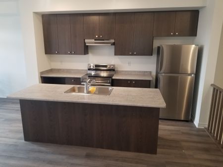 For Lease - 82 Feather Road, Welland, Ontario - Photo 4