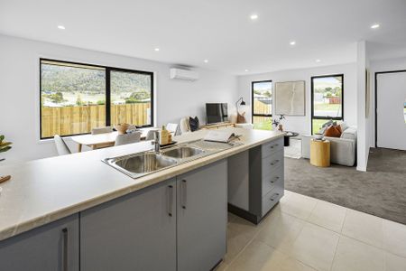 Newly Built Modern Home in Bagdad - Photo 3