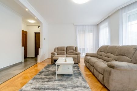 Szikla utca - Fotó 2