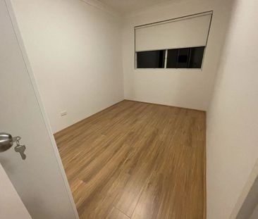 Freshly Renovated Two Bedrooms Townhouse in Prime Hurstville Location - Photo 3