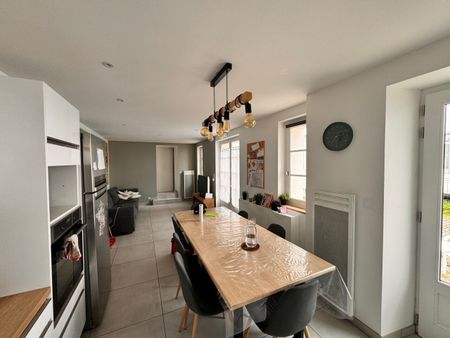 Location maison 10 pièces, 145.62m², La Roche-sur-Yon - Photo 5