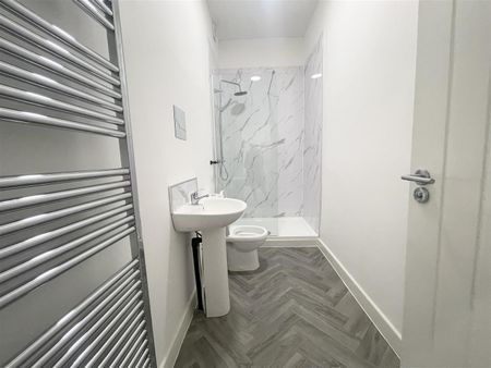 1 bed house share to rent in Coal Clough Lane, Burnley, BB11 - Photo 4