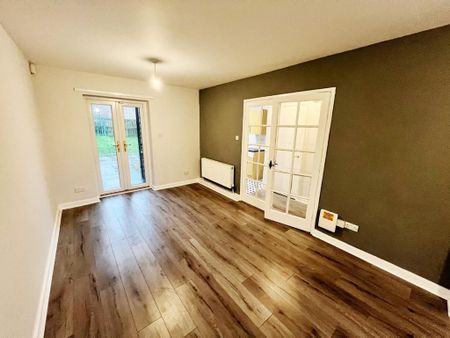 2 bedroom end of terrace house to rent - Photo 2