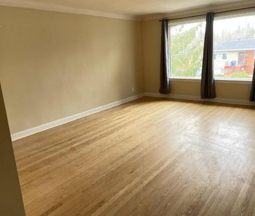 For Lease - 482 Vernon Avenue, Overbrook - Castleheights and Area, ... - Photo 1