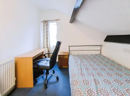 3 bedroom Flat To Let Total Size: 872 SQ FT - Photo 2