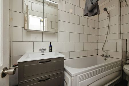 Room in a Shared Flat, Ashby House, SW9 - Photo 4