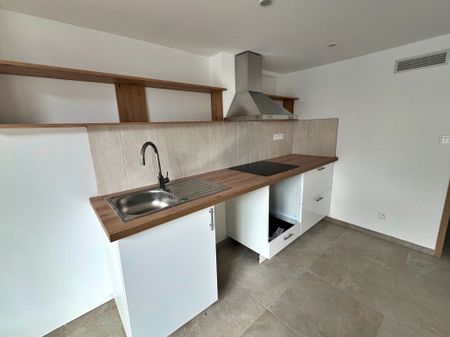 Location Appartement 3 pièces 41m² MARSEILLE 7ème - Photo 3