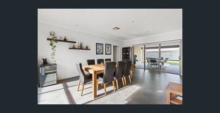 THE FAMILY-SIZED TREEBY HOME YOU'VE BEEN WAITING FOR! - Photo 5
