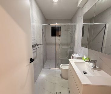 BRAND NEW 5 bedrooms 3 bathrooms 1 garage House! - Photo 6