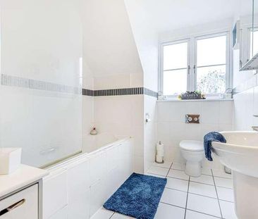 Ivy Lodge, Buckinghamshire, HP13 - Photo 4