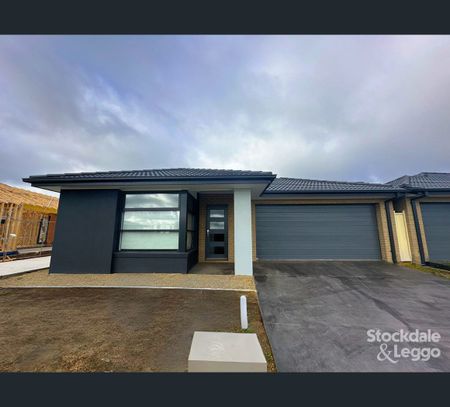 Unit 1/30 Woodstock Street, Shepparton, Vic 3630 - Photo 4