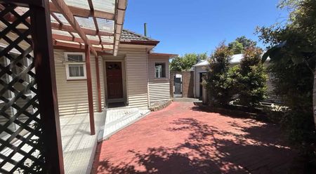 Completely renovated - just move in to enjoy - Photo 5