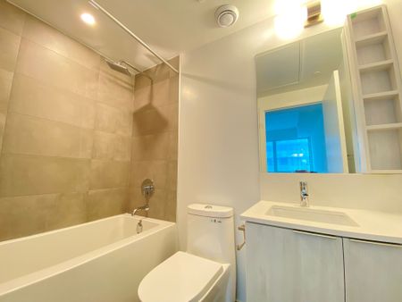 For Lease - 8 Wellesley Street Unit# 910, Toronto, Ontario - Photo 4