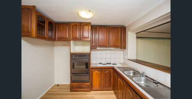 Move-In Ready Family Home! - Photo 1