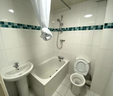 Flat 2, 32 Kelso Road, LS2 9PR, Leeds - Photo 4