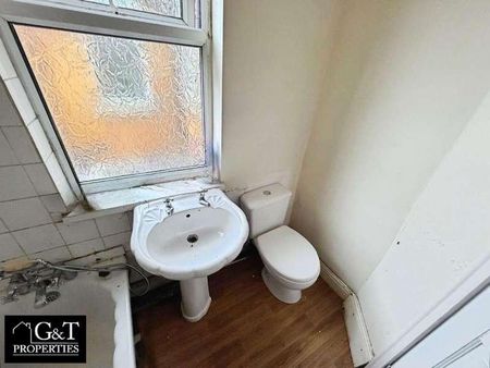 Cinder Bank, Dudley, DY2 - Photo 2