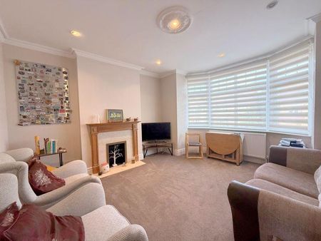 2 bedroom maisonette to rent - Photo 2