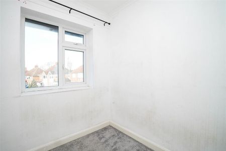 3 bedroom semi-detached bungalow to rent - Photo 5