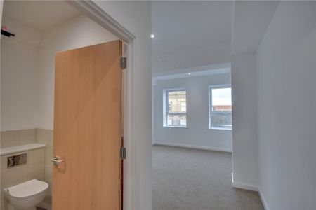 2 bedroom flat to rent - Photo 3