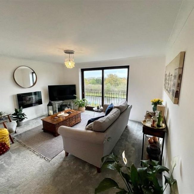 3 Bedroom Terraced To Let - Photo 1