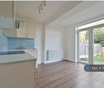 2 bedroom maisonette to rent - Photo 6