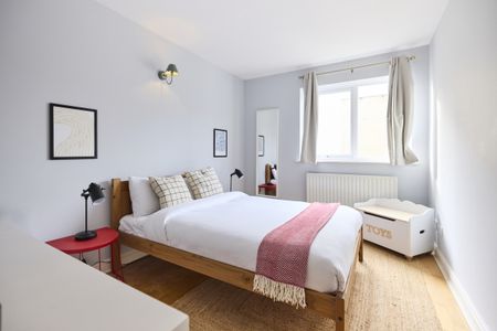4 bedroom flat to rent - Photo 5